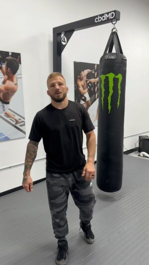 TJ Dillashaw Instagram - Teaching some tricks of the trade. The best fighters in the world are great at tricking there opponents. Learn to set up traps and keep your opponents guessing. @onlyfans link in my bio for techniques.