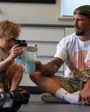 TJ Dillashaw Instagram - We built @wildsocietynutrition for the whole family to make gains 💪🏼. Building Champions 👊🏼
