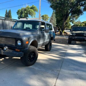 TJ Dillashaw Instagram - Found this old beauty on the side of the road and just had to bring her home. Now I’ve got a new project and can’t wait to see what she becomes! #ProjectTruck #VintageFind 71 k5 blazer