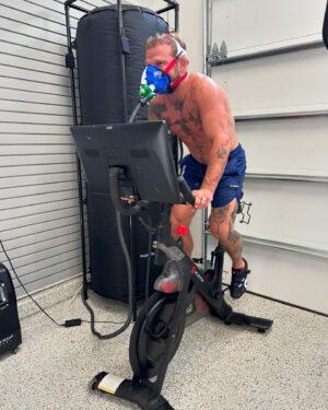 TJ Dillashaw Instagram - EWOT with @davinci_medical #superhuman