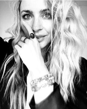 Tabrett Bethell Instagram - Use the mind wisely 🖤