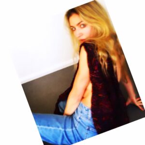 Tabrett Bethell Instagram - Destination wherever you want ✈️ 

Polaroids don’t need to be in focus 🧘‍♀️