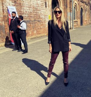 Tabrett Bethell Instagram - 💋 ASIYAM 💋

@asiyam.au was on 🔥 on the runway @ausfashionweek today ✨
So beautiful to bump into @wantedandwildboutique 
@silverfoxmgmt #AFW #australianfashionweek2024
Roxy has the best laugh 🥰

Oh and I never thought my legs would enter into maroon leather pants again- but it happened!!!
If you know you know xxx