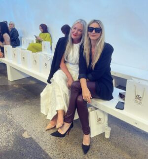 Tabrett Bethell Instagram - 💋 ASIYAM 💋

@asiyam.au was on 🔥 on the runway @ausfashionweek today ✨
So beautiful to bump into @wantedandwildboutique 
@silverfoxmgmt #AFW #australianfashionweek2024
Roxy has the best laugh 🥰

Oh and I never thought my legs would enter into maroon leather pants again- but it happened!!!
If you know you know xxx