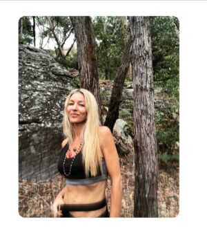 Tabrett Bethell Instagram - Home 🖤🖤🖤

<>

Earthing in Mother Nature

Rudraksha and Quartz @cbmeditates