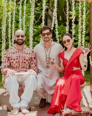 Tahir Raj Bhasin Instagram - छोटे भाई की हलदी ✨🧿
Congrats Tanvir & Mel ! Haldi is symbolic of protection & prosperity. May you two have both of those in abundance. Here’s to your great Indian shaadi! 
.
.
@mintblushdesigns @stylisttsahilgulati @niddhii_jain
#TanMel #Haldi #IndianWeddings #kerala