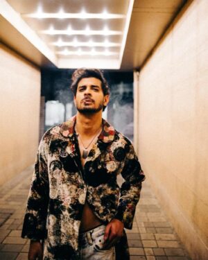 Tahir Raj Bhasin Instagram - effortless

Images : @bharat_rawail
Style : @pallakhshah
MuA : @namratagurbanihairandmakeup
Wardrobe : @yavi @inoxjewelryin
Video : @onegreymood
.
.
.
.
.
disclaimer // herbal cigarettes were used while shooting for these images. smoking kills.
