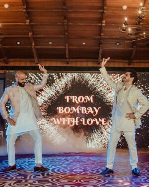 Tahir Raj Bhasin Instagram - बारी बरसी खटन गया सी ✨
The Sangeet ! 
.
.
@contrastbyparth @stylisttsahilgulati @niddhii_jain 
#TanMel #BhaiKiShaadi
#GreatIndianWeddings #Kerala