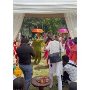 Tahir Raj Bhasin Instagram - बारी बरसी खटन गया सी ✨
The Sangeet ! 
.
.
@contrastbyparth @stylisttsahilgulati @niddhii_jain 
#TanMel #BhaiKiShaadi
#GreatIndianWeddings #Kerala