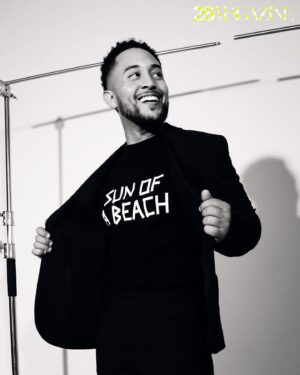 Tahj Mowry Instagram - @26magazine 🧘🏽‍♂️

“Today is all I have, so what can I do to be an example to the people around me today? What can I do to have more peace & more joy today, -let me go do those things! Just having that mindset of ‘hey, today is the only day I have, let me stay in the present, let me be present in these great experiences that I'm having right now & not stress about things of tomorrow or things that I can't control’. More life is here, more life is now”.

#linkinbio 🖤 
Editor In Chief   Photographer: @Corey.Guevarra Wardrobe: @mediaplaypr
Barber: @JamalTsuperstarbarber
Groomer: @annettechaisson_mua