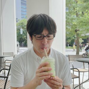 Taichi Masu Instagram - 🍈
心の底から美味しさを堪能していると、
もはや眉間にシワがよるのが
人間というものではないでしょうか。

#某店のメロンづくしフラペチーノ
#ウリ科好きに刺さるフラペチーノ
#🍉🍈

#一年生草本だから野菜扱いなんだと最近知りました
#梅雨入り前の休日

‥早くも、
早く梅雨が明けて欲しいと
思い始めている自分がいます🐌
