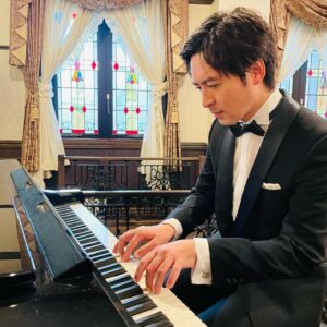 Taichi Masu Instagram - 📺
見る人が見ればすぐ分かるでしょうけども、
ピアノは弾けません。

#タレントさん変身番組で
#進行アナもやや変身傾向に
#唯一のレパートリーが
#かめさんのさんぽ🎹
#現場で誰にも刺さらず泣きました
#無名の曲なんですか

あす(日)昼 12:45〜
『THE MAKEOVER』
‥関東ローカルで申し訳ないのですが、
ぜひご覧下さい📺

明日香ちゃん(@asuka_kijima)の
ため息が出るような変身っぷりと、

私の上司・後輩たちが
職業の縛りから解放された姿が、
個人的に推したい見どころです笑