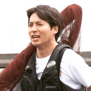 Taichi Masu Instagram - 🌏📺

飛び込んだ日の初心のままに、
四人目として加わった海岸メンバーとして。

多様な環境と生物の魅力を伝える
一員であり続けられたなら、と思っています。

#鉄腕DASH
#アサリの味噌汁