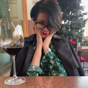 Taisiya Sheremet Instagram - Человеку, который открыл мне мир дренажа, миофасциального релиза и жизни без конских доз антибиотиков. 

Человеку, который не испугался меня отёкшую и тощую в 57 больнице. Человеку, который стал моими первыми долгими отношениями. 

Человеку, из-за которого я стала пускать собак на кровать. Человеку, который покупает мне Боржоми, и Киндер-буэно. 

Человеку, которого я люблю — тебе, Насть, просвещается

Спасибо за 9 месяцев ♥️