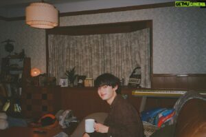 Taiyu Fujiwara Instagram - リビングの凌くん
Photo by 健ちゃん
今夜3話です