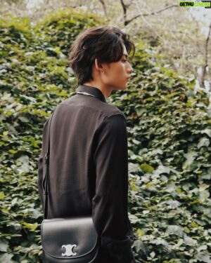 Taiyu Fujiwara Instagram - TRIOMPHE BESACE
@celine #CELINEHOMME #SUPPORTEDBYCELINE