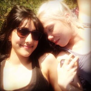 Taj Atwal Instagram - The hardest goodbye. 🕊️ Chesca Joy 🕊️

This is how I choose to remember you. Gate crashing my bath time, glass of wine in hand (with a straw & out of a tumbler!) chatting shit with a laugh as loud as mine & ALWAYS wearing my clothes. 

The biggest lesson I have learnt from loss? Hold your friends close & hold your best ones even closer. Forgive the petty arguments. Don’t sweat the small stuff. Hold each other’s hands. 

You laughed hard. You loved even harder. 
I love you I love you I love you 
I’ll see you on the dance floor in the next lifetime  X 💕 

🤍