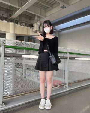 Takei Sara Instagram - 全身黒