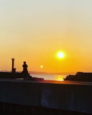 Takumi Kitamura Instagram - 次で最終話。
あっという間です。
黄昏時のムロさんです。