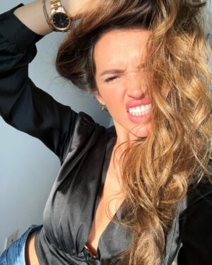 Tamara Duarte Instagram - Holiday shopping is officially in full force and you do not want to miss out on @danielwellington’s Black Friday offers. You can get 50% off select styles, or a free accessory with any regularly priced watch. Both of these offers work in addition to my 15% off code which is TAMARADUARTE Head to their website or stop by one of their stores to take advantage of this offer before it is gone #danielwellington #ad #tamaraduarte
