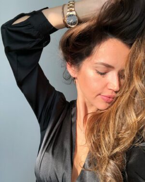Tamara Duarte Instagram - Holiday shopping is officially in full force and you do not want to miss out on @danielwellington’s Black Friday offers. You can get 50% off select styles, or a free accessory with any regularly priced watch. Both of these offers work in addition to my 15% off code which is TAMARADUARTE Head to their website or stop by one of their stores to take advantage of this offer before it is gone #danielwellington #ad #tamaraduarte