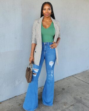 Tamberla Perry Instagram - A lil Friyay fashion for ya..
braids by @shawnna818 
📷 bryan leder 

#fridayfashion #bellbottoms #stylish #styledbyme #fashion 
#fashionforward #fashionista