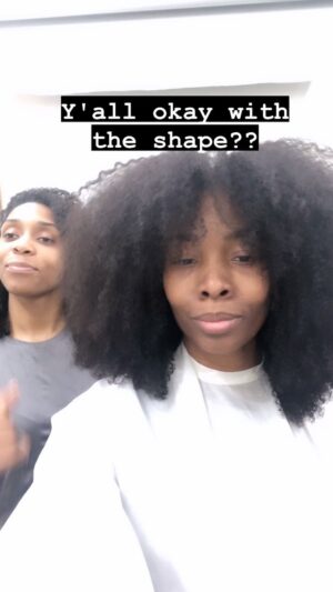 Tamberla Perry Instagram - Get into this shape!! Come see my boo @acurlywalk 

#bighairdontcare #curlycut #naharascurls #curlygirl 
#reelsinstagram