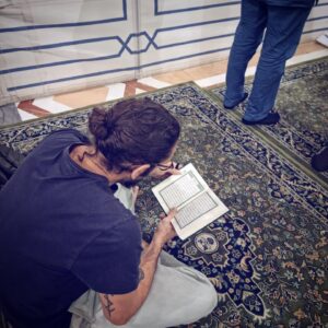 Tamer Hashem Instagram - اللهم لك الحمد حمدًا لا ينبغي إلا لك لا إله إلا أنت أنا المهموم الذي فرجت فلك الحمد و الحمد لله في حزني و في سعدي و الحمد الله على جميع نعمك يا الله 🤍🙏