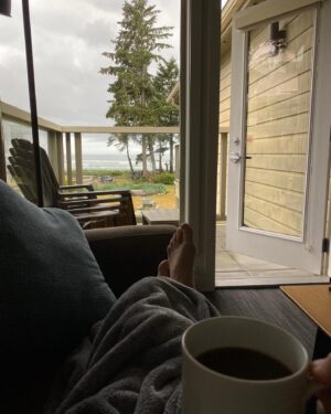 Tammy Gillis Instagram - Perfect morning in one of our favorite places ☕️ 🏄🏻‍♀️ 💕
.
#tofino #summer #explorebc #staypacificsands