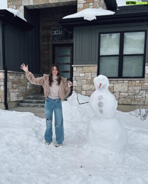 Tanner Novlan Instagram - All pie is good pie at Sundance. #hitman @glenpowell @allsaints