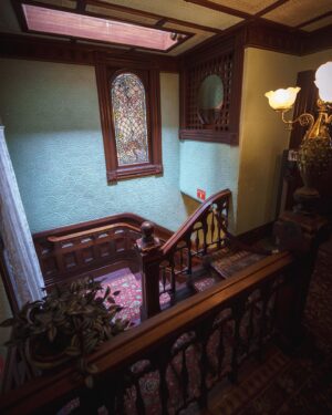 Tanner Wiseman Instagram - THE WAIT IS OVER!! It’s Fear Friday!! 

Time to open up the door to the @winchestermysteryhouse and get LOST! 

The most confusing building ever, ours for the entire night, with no flashlights!

Watch it right now on @discoveryplus AND watch with us live on @travelchannel as we live tweet using #DestinationFear