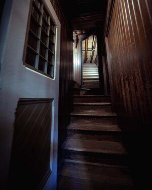 Tanner Wiseman Instagram - THE WAIT IS OVER!! It’s Fear Friday!! 

Time to open up the door to the @winchestermysteryhouse and get LOST! 

The most confusing building ever, ours for the entire night, with no flashlights!

Watch it right now on @discoveryplus AND watch with us live on @travelchannel as we live tweet using #DestinationFear