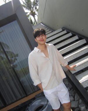Tanutchai Wijitvongtong Instagram - Meet me at the shore🏝️