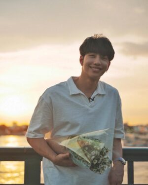 Tanutchai Wijitvongtong Instagram - 💐