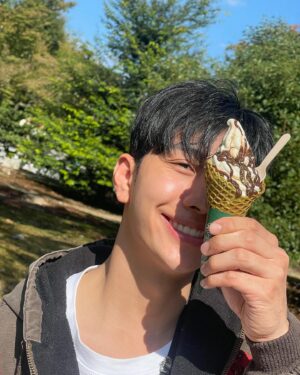 Tanutchai Wijitvongtong Instagram - Ice cream time🍦