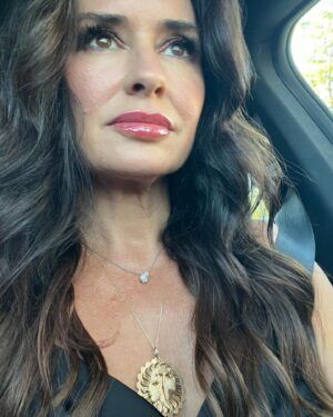Tanya Memme Instagram - Keep your eyes upon the horizon…  not the past. ❤️