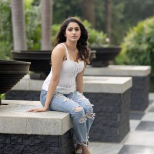 Tanya Ravichandran Instagram - 🤍💙

📸 @kiransaphotography

@teamaimpro
