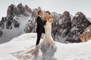 Tara Macken Instagram - A YEAR AGO TODAY WE STARTED OUR FIRST ADVENTURE. 🤍💍
Love you @stephenpope 
-
-
#dolomiti #dolomiteswedding @albertogobbato_weddings @dolomitesweddingplanner
