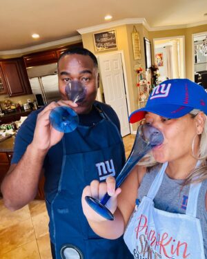 Tara Setmayer Instagram - So much to be thankful for!!
The first Thanksgiving in our new house! 🦃 
As always, we had a blast. 

Mom got her groove on. She’s the best! 
My husband is hilarious & took his infamous “Mac & Cheese dance” to another level. 
@tarastikicat had his seat at the table as always. 🐱 
And dinner was a success! 
Wishing everyone a Happy & Blessed Thanksgiving!!!