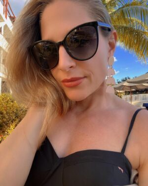Tara Spencer-Nairn Instagram - Just felt like these earrings needed their own carousel. 🔥🥰💥😍

Looking to support female owned local indigenous business? Highly recommend you check out @assinewejewelry 💥 

(FYI - not a partnership, just truly love their jewelry and gosh darn it share your good finds!! Husband got me these beauties for Christmas 💖) #sharethelove #shoplocal