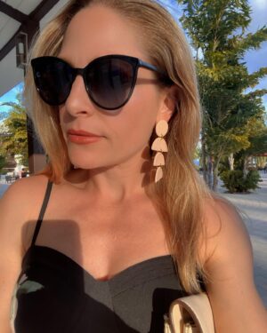 Tara Spencer-Nairn Instagram - Just felt like these earrings needed their own carousel. 🔥🥰💥😍

Looking to support female owned local indigenous business? Highly recommend you check out @assinewejewelry 💥 

(FYI - not a partnership, just truly love their jewelry and gosh darn it share your good finds!! Husband got me these beauties for Christmas 💖) #sharethelove #shoplocal