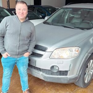 Taras Stadnytskyi Instagram - «ой, а ви їздили ото по Канаді – і де то ті всі гроші??? знаємо ми такі благодійні концерти!» - пишуть деякі люди. 
люди, які не мають жодного відношення ні до організації концертів, ні до… та ні до чого не мають відношення, крім своїх жовчних ядучих коментарів та повідомлень

такі люди думають, що ти приїжджаєш на одинадцятому місяці повномасштабної війни на кордон з Польщею – і тут вже стоять майже нові, неїжджені машини по 1000$ за штуку, за 5 мінут оформляються документи, зразу в сусідньому боксі сталеві коняки фарбуються – і з повними баками хрін зна де взятої солярки пензлюють прям на фронт

цей пост не для них (бо їхню думку і їхні поради я в сраці мав)

цей пост для тих, хто приходив в Канаді на концерти і своїм квитком-донатом та участю в аукціонах доклався до нашої спільної допомоги.
цей пост для тих, хто своїми кожноденними кавами не забуває про хлопців та дівчат, завдяки яким це кавопиття можливе.
цей пост для тих, у кого, прочитавши його, стане чуть-чуть тепліше у грудях – бо він зрозуміє, що ця подяка для нього

два дні тому наші хлопці з @vipternopil_official виїхали в Швейцарію по машини. на даний час куплено 5 штук, шукають ще, щоб завезти їх всіх однією партією

дякую всім, хто долучається 💪