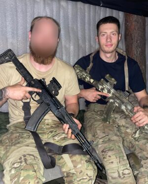 Taras Stepanenko Instagram - Молодий футболіст Шахтаря, Володимир Сегеда, призупинив спортивну кар’єру, щоб захищати Україну🇺🇦
Його бригада НГУ бореться зараз проти окупантів на Куп’янському напрямку🥷

Ми запускаємо благодійний аукціон на підтримку сил оборони та підрозділу @segedavl !
Наша ціль - разом зібрати 500 000 грн. на розвідувальні дрони та пікап🤝

Загалом розігруємо 10 унікальних лотів:
👕 5 наших футболок Шахтаря з автографами всієї команди
👟 4 пари бутс Степаненка, Судакова, Сікана, Бондаренка з автографами 
🧤 1 пара рукавичок Пятова з автографом

Участь в аукціоні бере кожен, хто зробить донат від 100 грн на монобанку створену @povoroznyuk_dmytro 👍
Посилання на аукціон в шапці профілю☝️
Чим більший донат - тим більше шансів на перемогу.
Тобто 1000 грн і твоє ім’я у списку учасників розіграшу - 10 разів.
Будь-ласка, вказуйте номер телефону або емейл в коментарі до переказ, щоб ми могли зв‘язатися з вами📱

❗️За 50 000 ти ГАРАНТОВАНО отримаєш будь-який із лотів

Переможці будуть визначені рандомно 18 лютого👋
Давайте разом допоможемо українським захисникам🤜🤛
