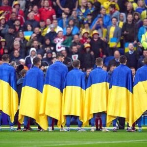 Taras Stepanenko Instagram - Колись, у ретроспективі, роки, проведені у боротьбі, здаватимуться вам найщасливішими.
⠀
Цей вираз завжди зі мною, коли тяжко та боляче.
⠀
Останні місяці усі мої думки про Перемогу у війні та потрапляння на Чемпіонат світу. Та ці мрії були пов‘язані одна з одною міцним зв‘язком, який був у мене у серці та грів душу.
⠀
Потрапити до Катару - мета, яка була так близько, що ми майже зуміли до неї доторкнутися, відчути запах перемоги та подарувати найважливіше - посмішку та неймовірні позитивні емоції для Українців.
⠀
Сильні люди створюють свою вдачу, а українці - дуже сильна нація. Тепер це знають в усьому світі. І у війні ми обов‘язково переможемо, усі разом. І колись Чемпіонат Світу проведуть в Україні, я в цьому не сумніваюся.
⠀
На жаль, я не зможу допомогти збірній у матчах з Вірменією та Ірландією. Тому для мене цей сезон завершено. Ментально - найважчий сезон у моєму житті. І це дуже тяжкий досвід, який дає можливість зробити висновки та бути сильнішим.
⠀
Все буду добре. Далі буде… Слава Україні 🇺🇦