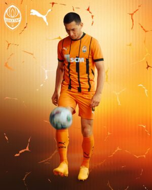 Taras Stepanenko Instagram - 🧡 ФК «Шахтар» і PUMA представляють нову форму сезону-2024/25 🤩
⠀
⚒ «Шахтар» і технічний партнер клубу PUMA в межах уже традиційної співпраці, що розпочалася ще 2020 року, представляють нову форму сезону-2024/25, яка транслює теглайн Forever.Faster на футбольному полі ⚽️
⠀
Спортивний бренд пише нову історію, застосовуючи знання та досвід багатьох поколінь українських гравців, працівників клубу й уболівальників, залучаючи професіоналів з усього світу.
⠀
На гравців і вболівальників чекають 3 комплекти: домашня та виїзна форма, виконані у традиційних кольорах клубу і створені для максимально зручної гри, незалежно від локації матчу, а також перша в історії «Шахтаря» футбольна форма в національних кольорах.
⠀
🛒 Придбати оновлену форму можна з 5 липня в магазині ФК «Шахтар» shop.shakhtar.com (посилання – у сторіз та в описі профілю @fcshakhtar), у мережі фірмових магазинів PUMA та на офіційному сайті ua.puma.com, а також у магазинах офіційних партнерів PUMA «Мегаспорт» та «Інтерспорт».
⠀
🧡 FC Shakhtar presents the new 2024/25 kits 🤩
⠀
⚒ FC Shakhtar and the club’s technical partner PUMA, within the already traditional cooperation that began back in 2020, present the new 2024/25 kits, which convey the Forever.Faster tagline on the football field ⚽️
⠀
The sports brand is writing a new history, applying the knowledge and experience of many generations of Ukrainian players, club employees and fans, attracting professionals from all over the world.
⠀
Players and fans can expect 3 designs: home and away kits made in the club’s traditional colours and designed for the most comfortable play, regardless of the match venue, along with Shakhtar’s first-ever football kit in national colours.
⠀
🛒 You can buy the new kits from July 5 at the FC Shakhtar shop shop.shakhtar.com (the link is in our stories and @fcshakhtar bio), the PUMA-branded chain stores and on the official website ua.puma.com, as well as at the stores of PUMA’s official partners Megasport and Intersport.
⠀
@pumaukraine @pumafootball #football #футбол