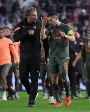 Taras Stepanenko Instagram - 🤯 ЦІ емоції останніх хвилин 🙌 ЦЕ Ліга чемпіонів ⭐️
⠀
🤯 THESE emotions of the dying minutes 🙌 THIS is the @ChampionsLeague ⭐️
⠀
#АнтверпенШахтар #AntwerpShakhtar #Шахтар #Shakhtar #FCShakhtar #FCSD #Україна #Ukraine #football #футбол #Київ #Kyiv #Антверпен #Antwerp #Бельгія #Belgium #ЛігаЧемпіонів #Champions #ЛЧ #UCL #Німеччина #Germany #Wyscout #Hamburg #StandWithUkraine #FootballStandsTogether #спорт #sport #команда #team