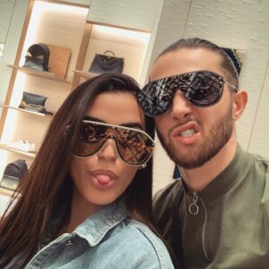 Tarek Benattia Instagram - Bravo pour ta certification chéri tout est Nwaar Tes carrément dans le truck 👌🏻🎉😘 @cameliiab