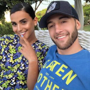 Tarek Benattia Instagram - J’ai piquée la photo de ma femme ! 😂 Amour de ma vie je t’aime @cameliiab ❤️