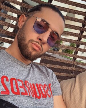 Tarek Benattia Instagram - Tout est bon j’espère la rentrée c’est bien passée 🤣 et que vous avez une classe énervé après allez à l’école pour l’avenir et non pour les copains 💪🏼🔥🐺