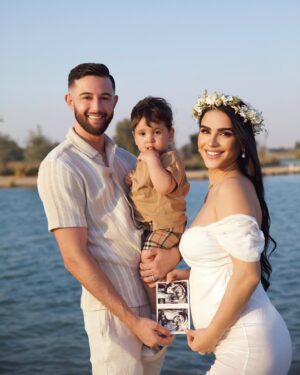 Tarek Benattia Instagram - Heureux de vous annoncer que nous serons bientôt 4 inch’Allah ! ♥️ Dieu nous offre un deuxième cadeau pour notre plus grand bonheur ! 😍